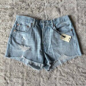 NWT Levi's® 501 Original Fit High Rise Women's Shorts - Light Wash - Size 27
